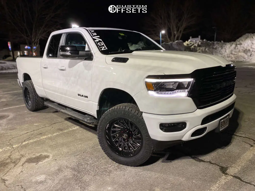 1521150-1-2021-1500-ram-rough-country-suspension-lift-35in-arkon-off-road-caesar-machined-accents
